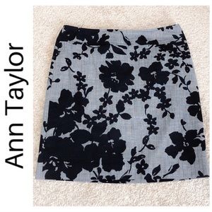 ❤️Beautiful Ann Taylor Business Mini Skirt Floral